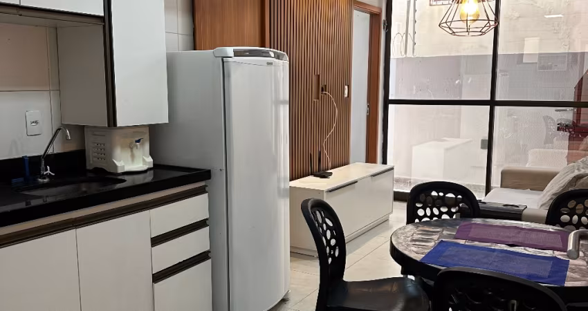 Apartamento mobiliado 2 quartos elevador e lazer
