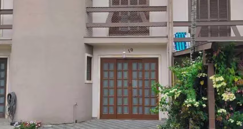 Casa de condomínio, 2 suítes, 3 banheiros, 1 vaga no jd. pes