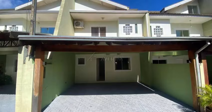 Casa em condomínio fechado com 3 quartos para alugar na Denis Papin, --, Pinheiros, Londrina