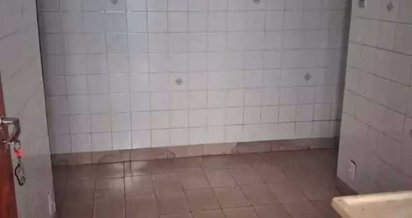 Casa com 1 quarto para alugar na Rua Babi, 30-B, Vila Divina Pastora, São Paulo