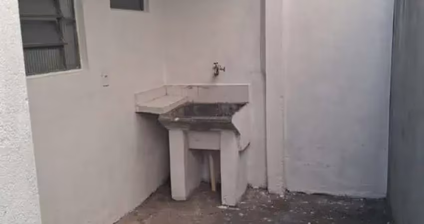 Casa com 1 quarto para alugar na Rua Babi, 30-B, Parque São Lucas, São Paulo