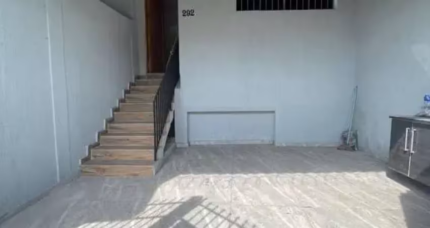 Casa com 2 quartos para alugar na Rua Domingos Pires Brito, 292, Parque São Lucas, São Paulo