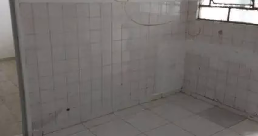 Casa com 1 quarto para alugar na Rua Simplício Mendes, 130, Vila IVG, São Paulo