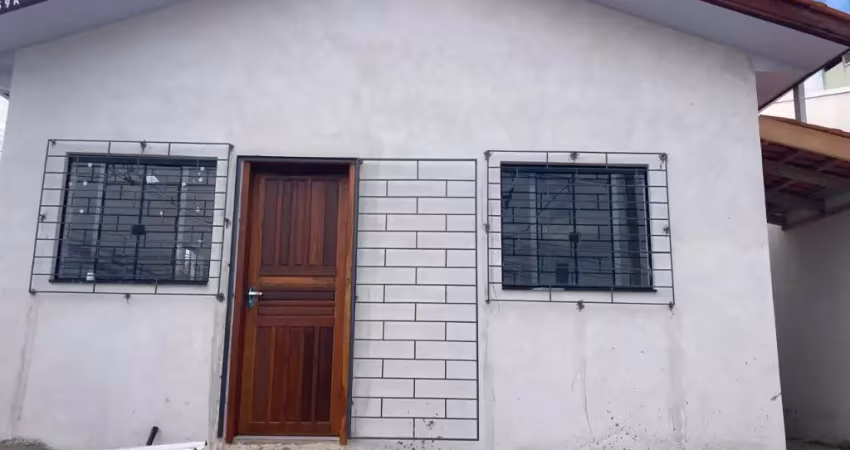 Casa com 2 quartos para alugar na Rua Antônio de Cristo, 159, Atuba, Curitiba