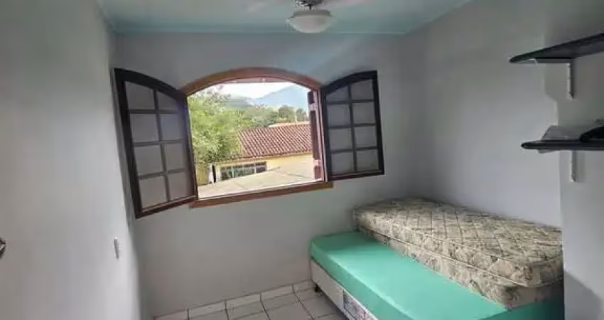 Apartamento em ubatuba-sp. praia da maranduba a 200 metros do mar