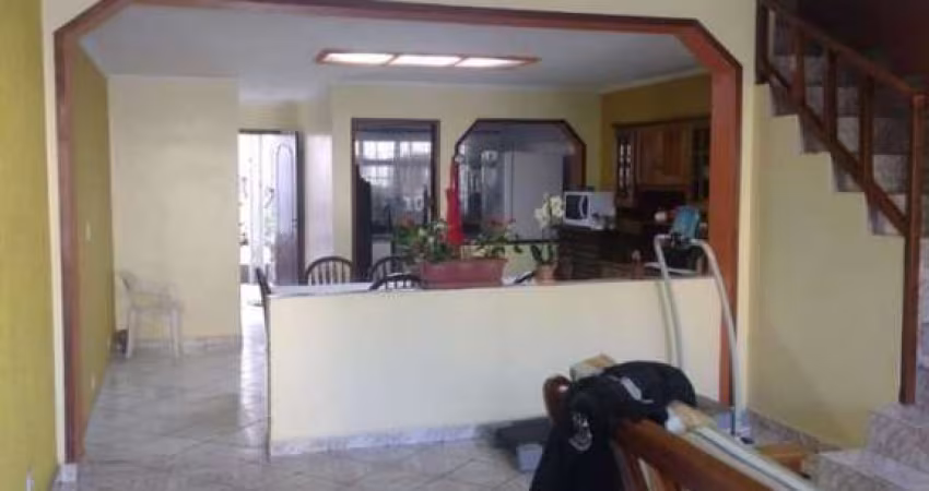 Casa para Venda em São Bernardo do Campo, Jardim Petroni, 3 dormitórios, 1 suíte, 4 banheiros, 5 vagas