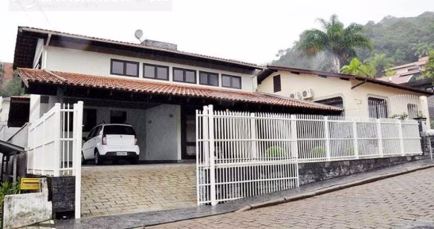 Casa com 4 quartos à venda na Tijucas, 135, Velha, Blumenau