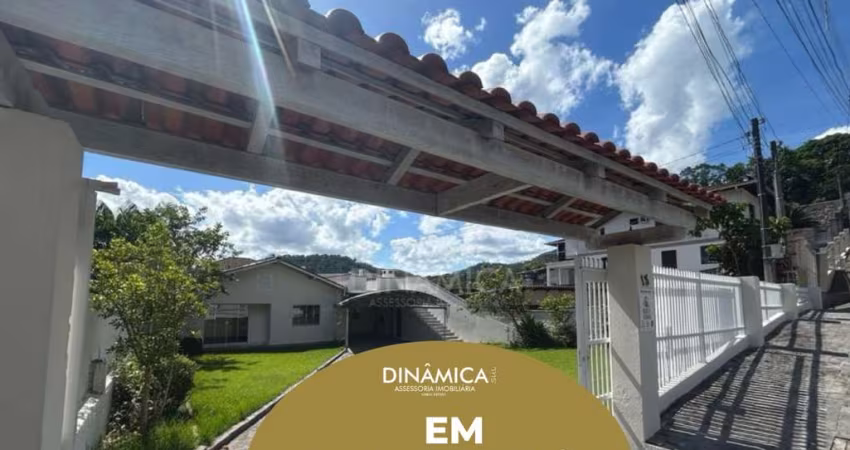 Casa com 3 quartos para alugar no Itoupavazinha, Blumenau 