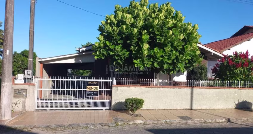Casa com 3 quartos à venda na Av. Curitiba, 760, Centro, Penha