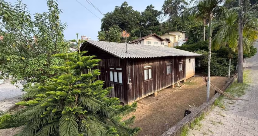 Terreno à venda na Rua Thomé Venera dos Santos, 214, Escola Agrícola, Blumenau