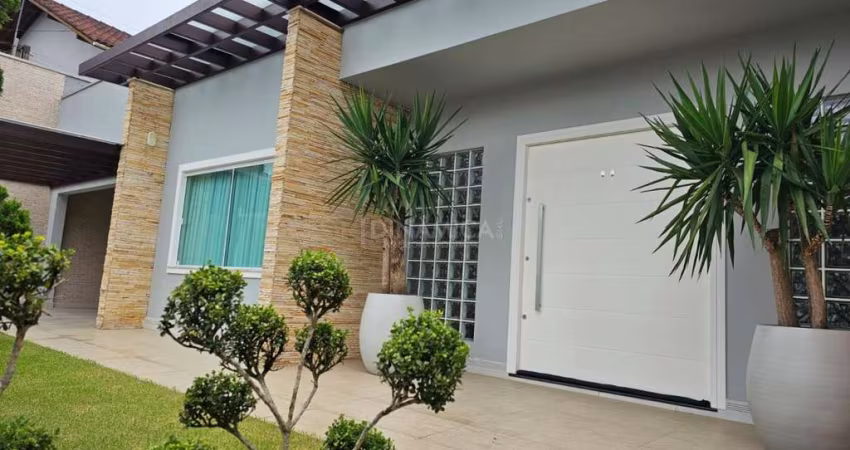 Casa comercial com 3 salas à venda na Rua Andrino Fermino Serpa, 183, Vorstadt, Blumenau