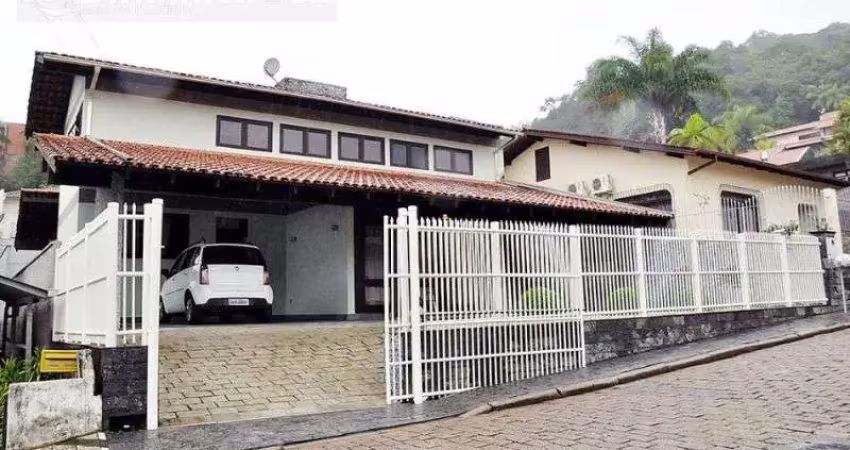 Casa com 4 quartos à venda na Tijucas, 135, Velha, Blumenau