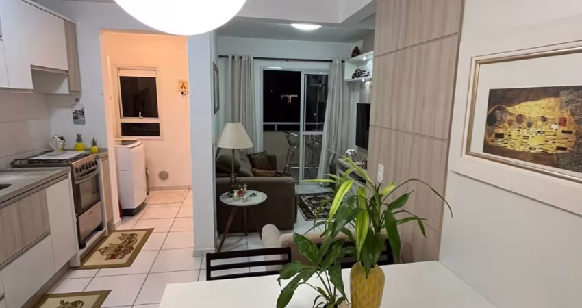 Apartamento semi mobiliado á venda na Pedra Branca.
