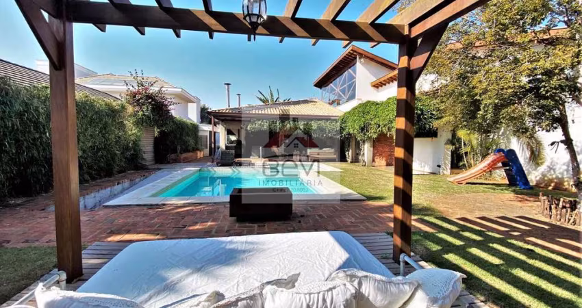 Casa Alto Padrão com 1.600 m². No Condomínio Park Campestre!