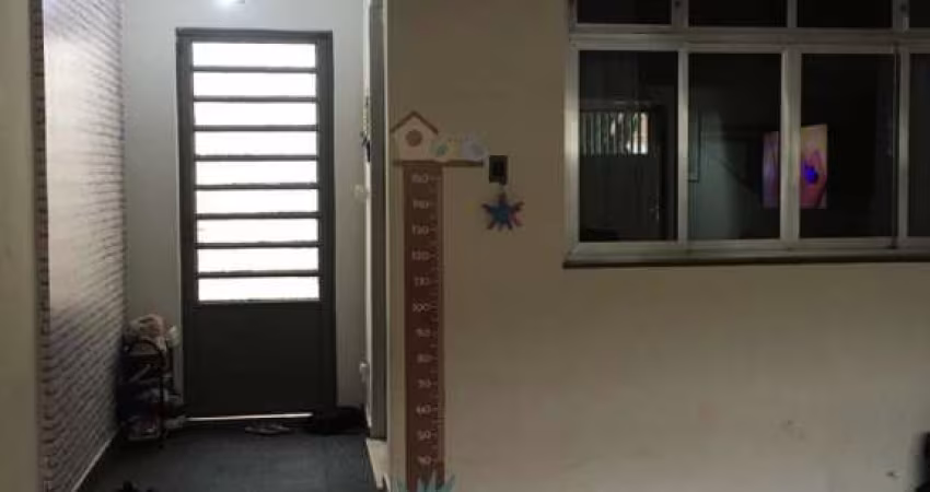 Compre casa na Cursino com 4 quartos 2 vagas por R$ 490.000