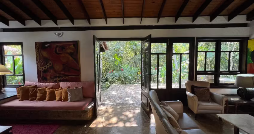 Casa a venda em ubatuba na praia do prumirim a 200 metros da praia com 3 quartos e churrasqueira