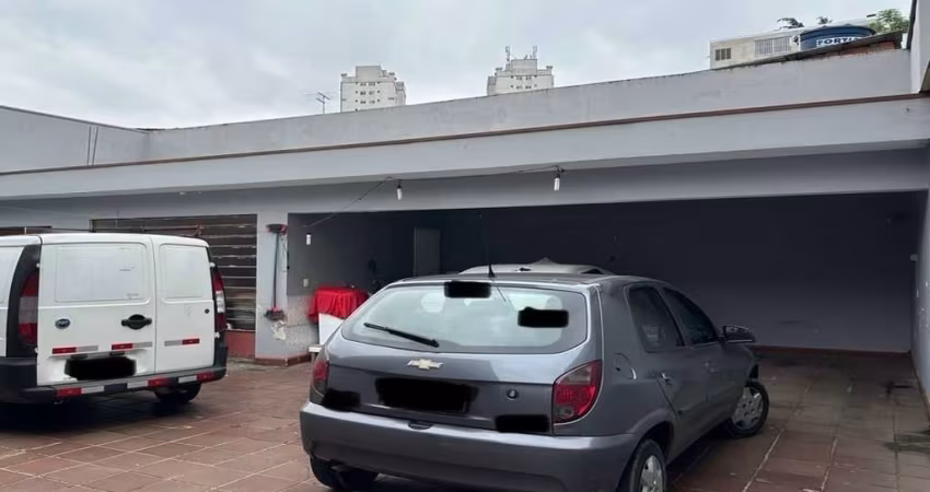 Casa em Parque São Domingos com 376m², 2 quartos, 1 suíte, 8 vagas.