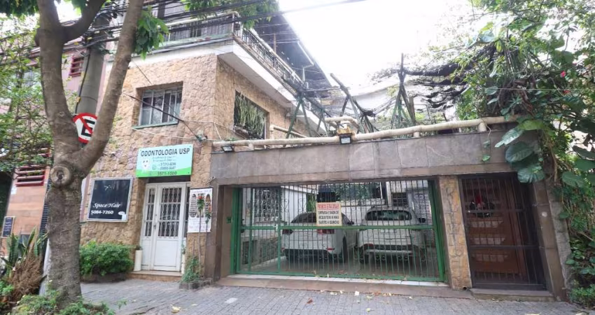 Casa tipo para venda com 4 quartos, sendo 4 suítes, 414m²