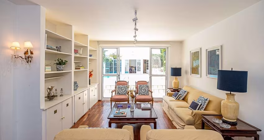 Casa tipo para venda com 4 quartos, sendo 1 suíte, 471m²