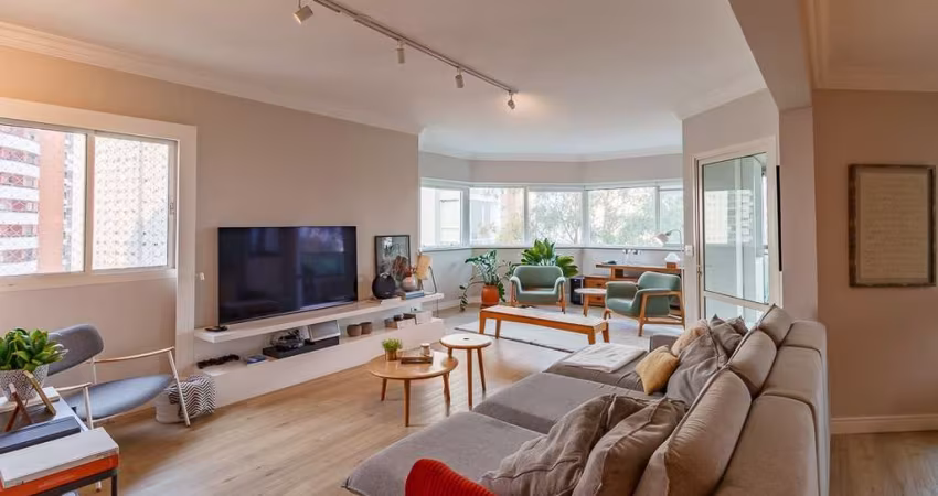 Apartamento tipo para venda com 3 quartos, sendo 3 suítes, 225m²