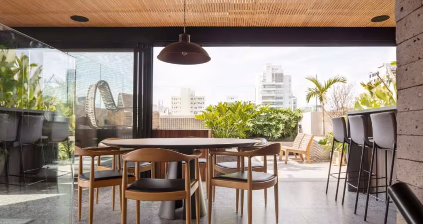Pinheiros : Cobertura exclusiva com 242 m², 3 quartos sendo 3 suítes 3 vagas com uma piscina com um avista espetacular à venda n