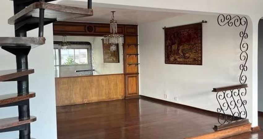 Apartamento Cobertura Duplex com 329m², 4 quartos, 1 suíte.