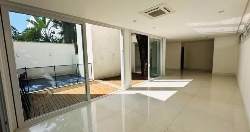 Casa de condomínio com 365 m², 4 quartos sendo 4 suítes à venda no bairro Brooklin.