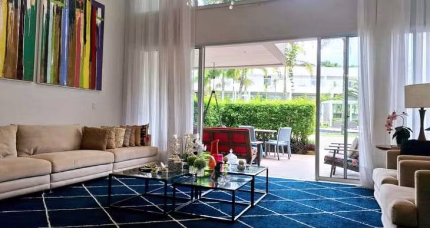 Casa em Condomínio à Venda com 421m², 5 dormitórios, 5 suítes, 2 salas e 5 vagas!!!