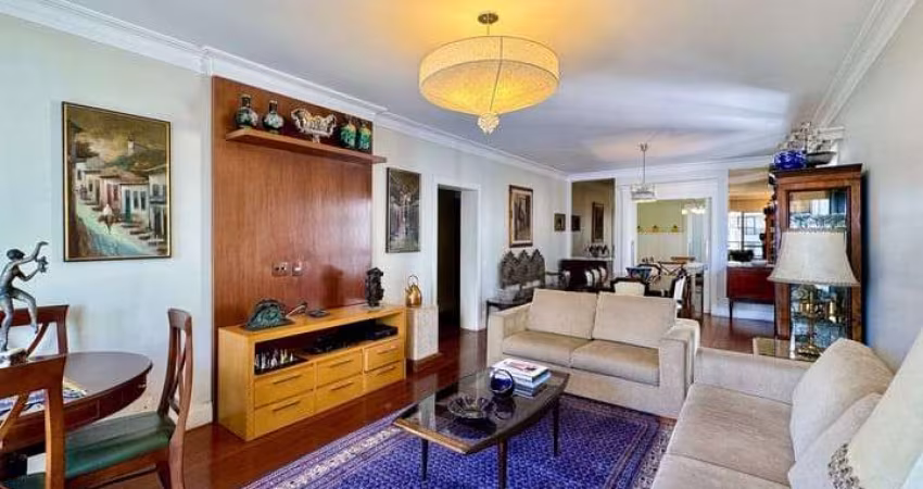 Apartamento à Venda com 192m², 3 dormitórios, 1 suíte e 2 vagas!!!