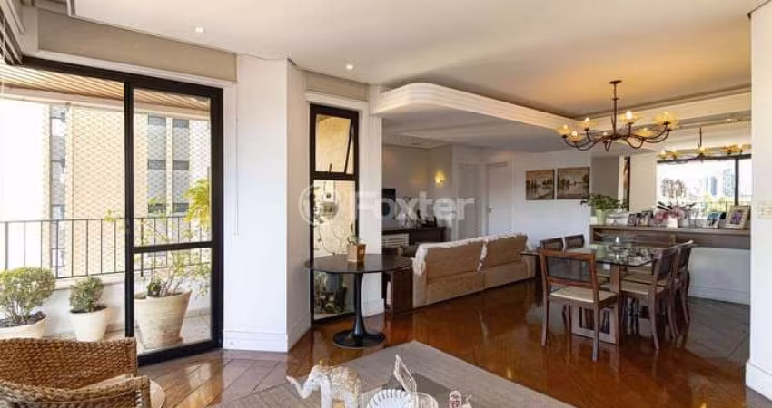 Apartamento à Venda com 130m², 4 dormitórios, 1 suíte, 2 salas e 2 vagas!!!