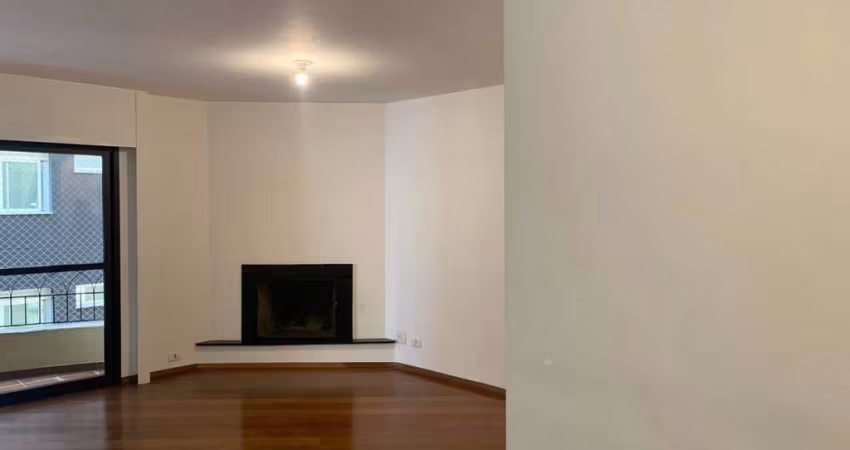 Apartamento com 135 m², 4 quartos sendo 3 suítes à venda no bairro Itaim Bibi.