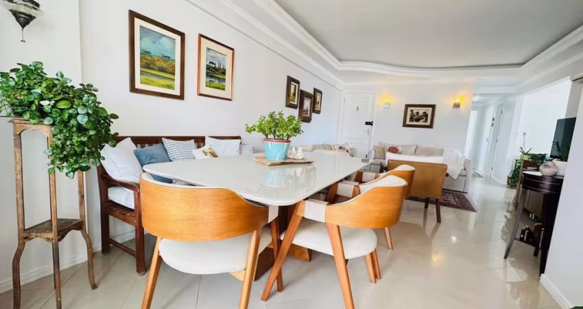 Apartamento Quadra Mar para Venda em Balneário Camboriú, CENTRO, 3 dormitórios, 1 suíte, 3 banheiros, 2 vagas