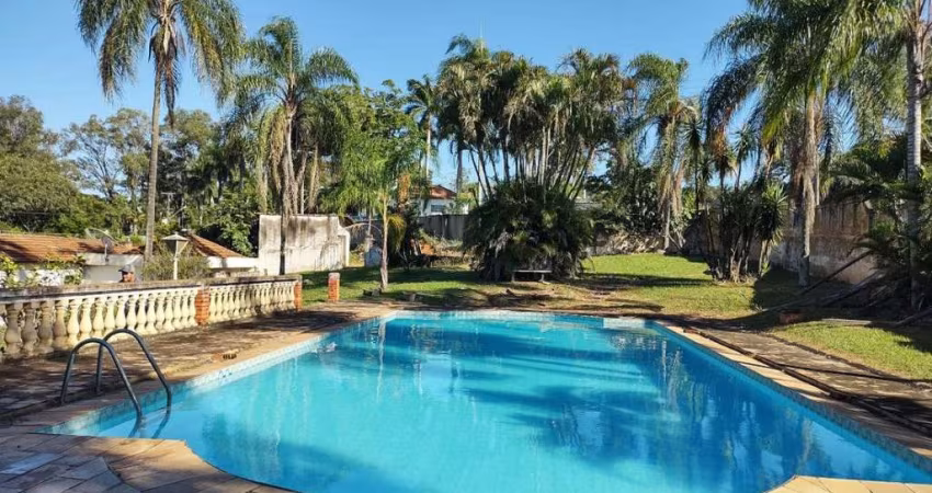 Casa tipo para venda com 5 quartos, sendo 1 suíte, 422.4m²