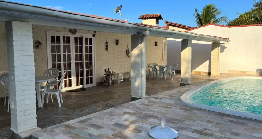 Belíssima Casa independente com piscina
