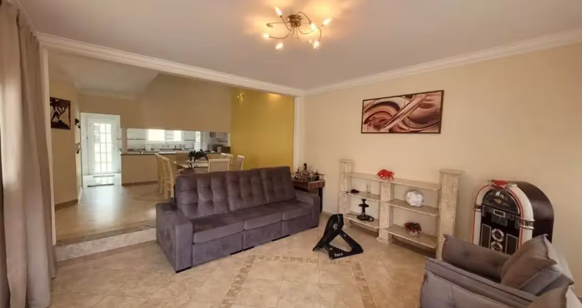 Lindo Sobrado a venda 3 Dorms sendo 1 suíte 394m² com 4 vagas - Em São Bernardo do Campo - SP.