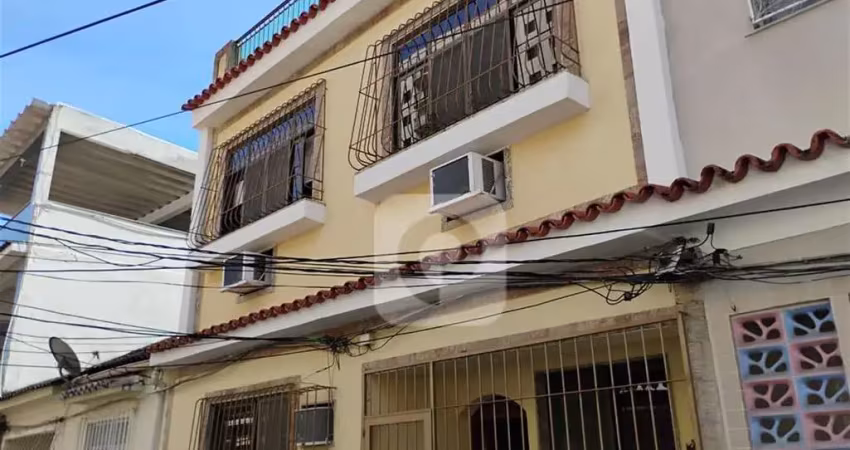 CASA  DE VILA RUA JOSÉ BONIFACIO
