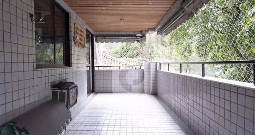 Excelente apartamento 03 qts com varandão perto do metrô na Tijuca!!