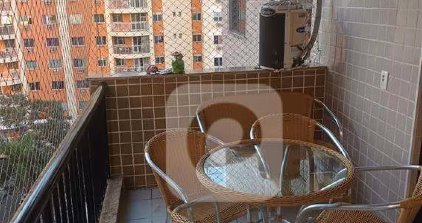 Condomínio completo com infraestrutura da Tijuca com três quartos e duas vagas.