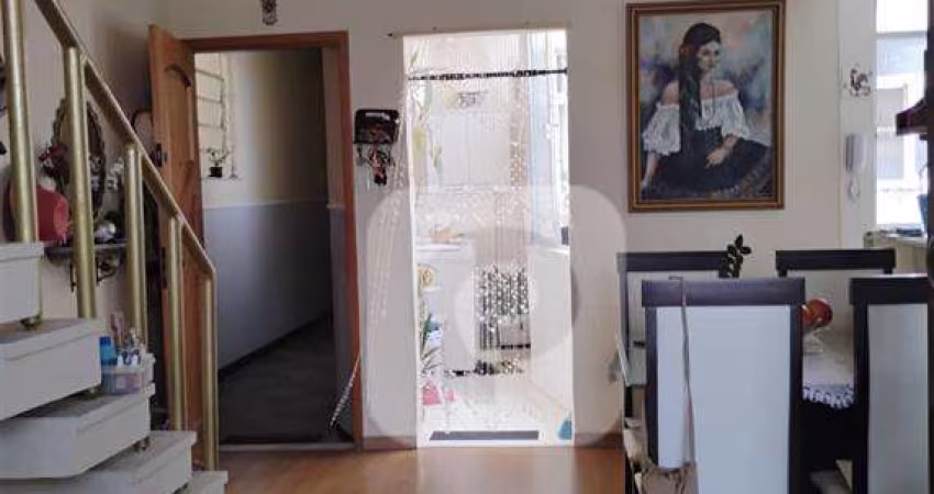 Apartamento duplex em  Vila Isabel com dois quartos.