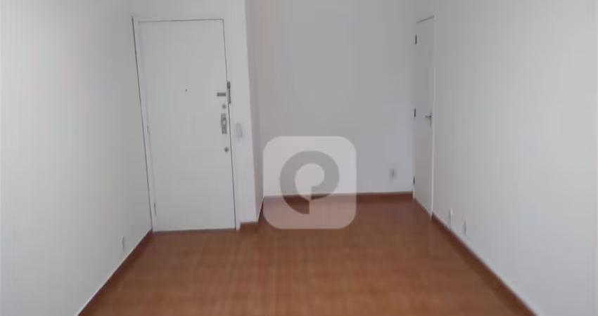 Ótimo apartamento dois quartos na Tijuca.