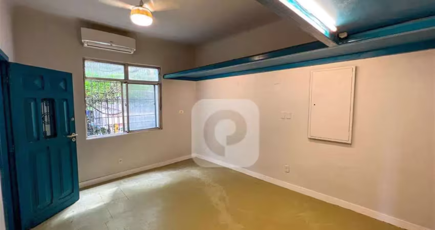 Ótima casa duplex na rua ambrozina, colada no  shopping tijuca!!