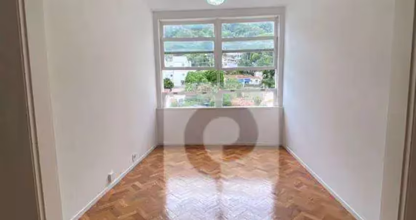 Apartamento à venda com 103m², 3 quartos, elevador privativo