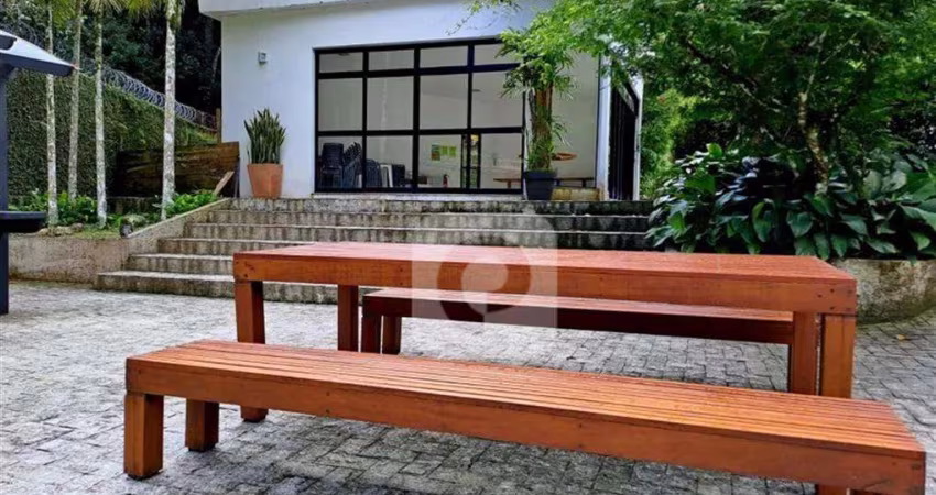 Casa de Condomínio com 4 Quartos à venda, 240m² - Alto da Boa Vista