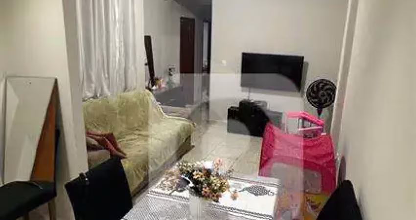 Apartamento térreo com área no começo da rua navarro