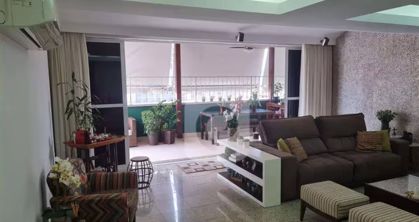 Cobertura linear de 4 quartos , suíte e 4 vagas, junto ao metrô!