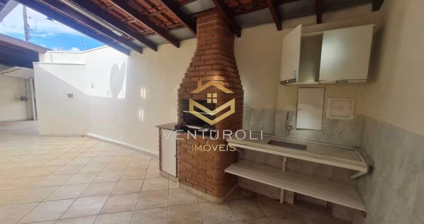 Casa Aconchegante com 2 Quartos, Suíte e Vagas Cobertas para 4 Carros!