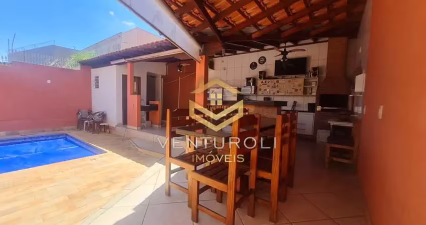 Residência charmosa com 3 quartos, 2 suítes e piscina!!