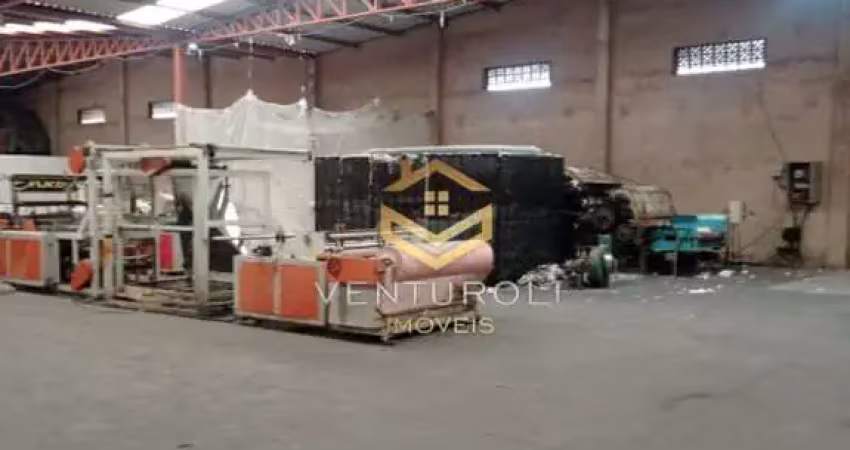Barracão com 3.000 m² para locação com divisa entre bauru e piratininga