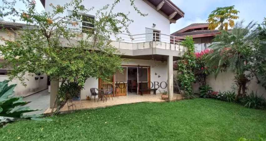 Casa com 4 dormitórios à venda, 330 m² por R$ 2.200.000,00 - Jardim das Colinas	 - São José dos Campos/SP