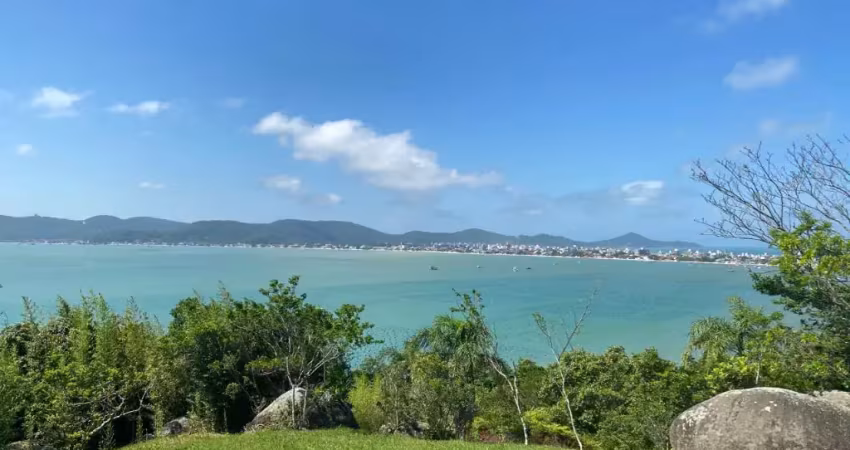 Excelente área á venda na praia da tainha (oportunidade)